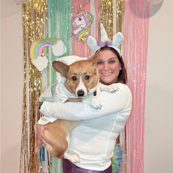 Meet your Posher, Daniella - Picture 1 of 4